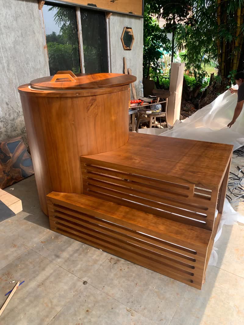 Ice bath in production by Arctic Bear Baths in Bali