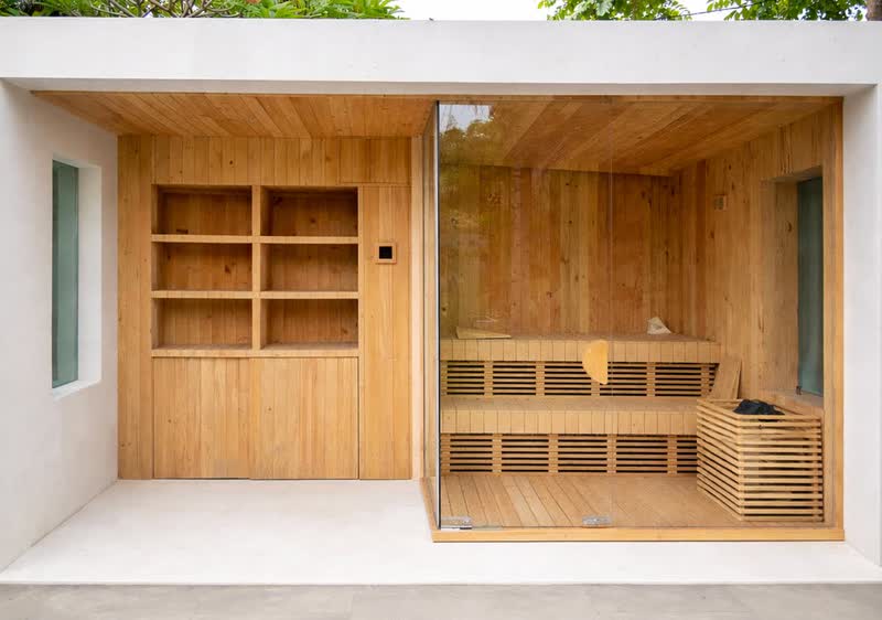 Sauna cabin in a villa courtyard in Bali