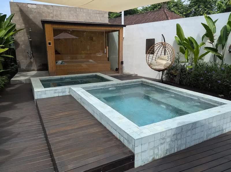 Wellness zone in Bali with twin plunge pools and sauna